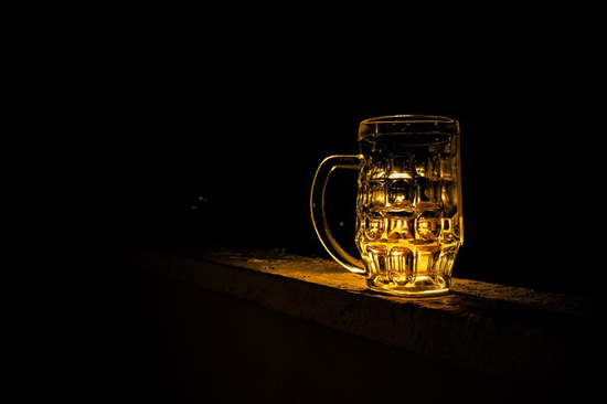 Alkohol a posilování. Patří k sobě?
