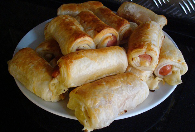 Rychlé párky v listovém těstě (kabátku)