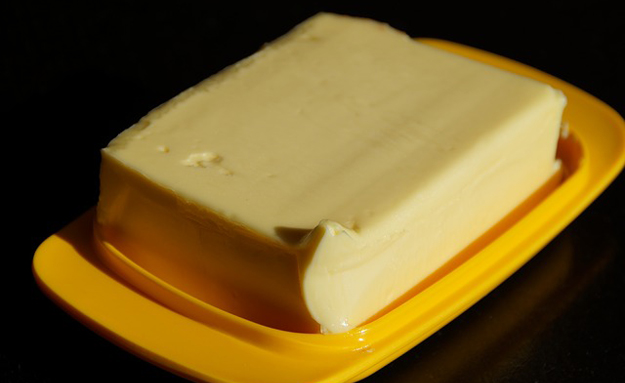 Domácí bylinkové máslo