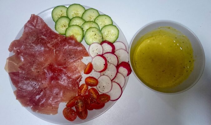 Hovězí carpaccio s hořčičným dipem