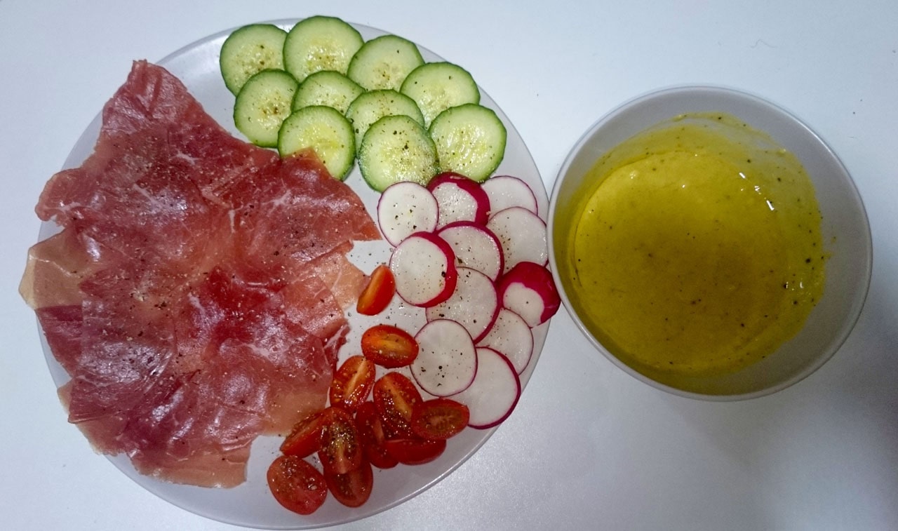 Hovězí carpaccio s hořčičným dipem