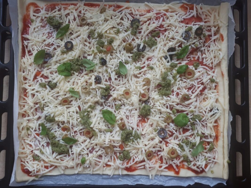 Tenká pizza na plech