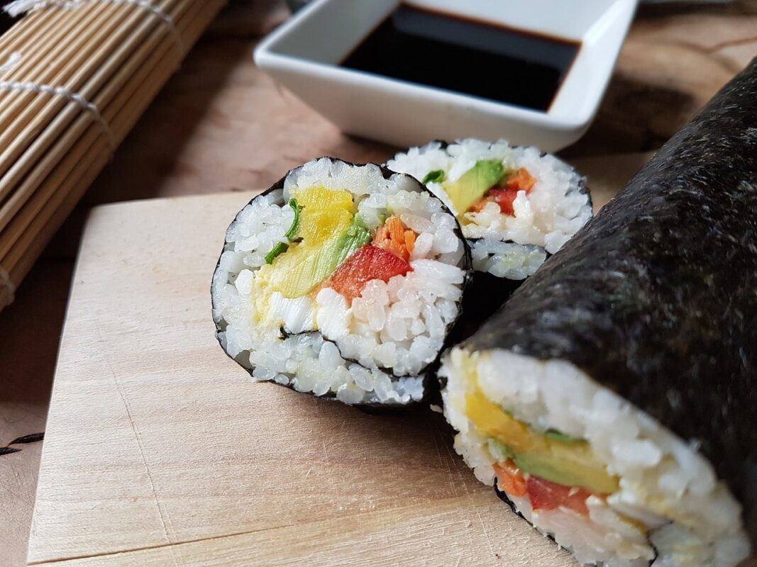 Vegetariánské zeleninové maki sushi