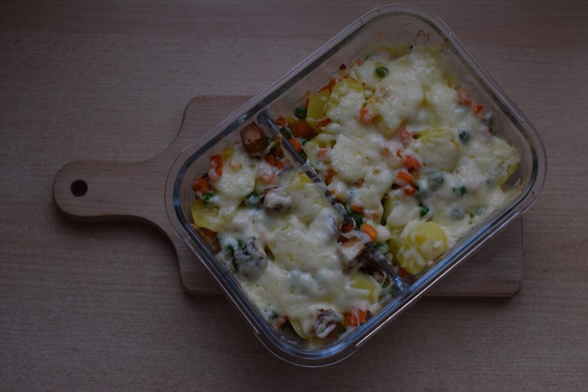 Zapečené brambory se zeleninou a tofu