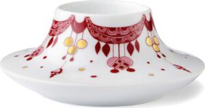 Porcelánový svícen s vánočním motivem Guirlande – Kähler Design. Cvičení
